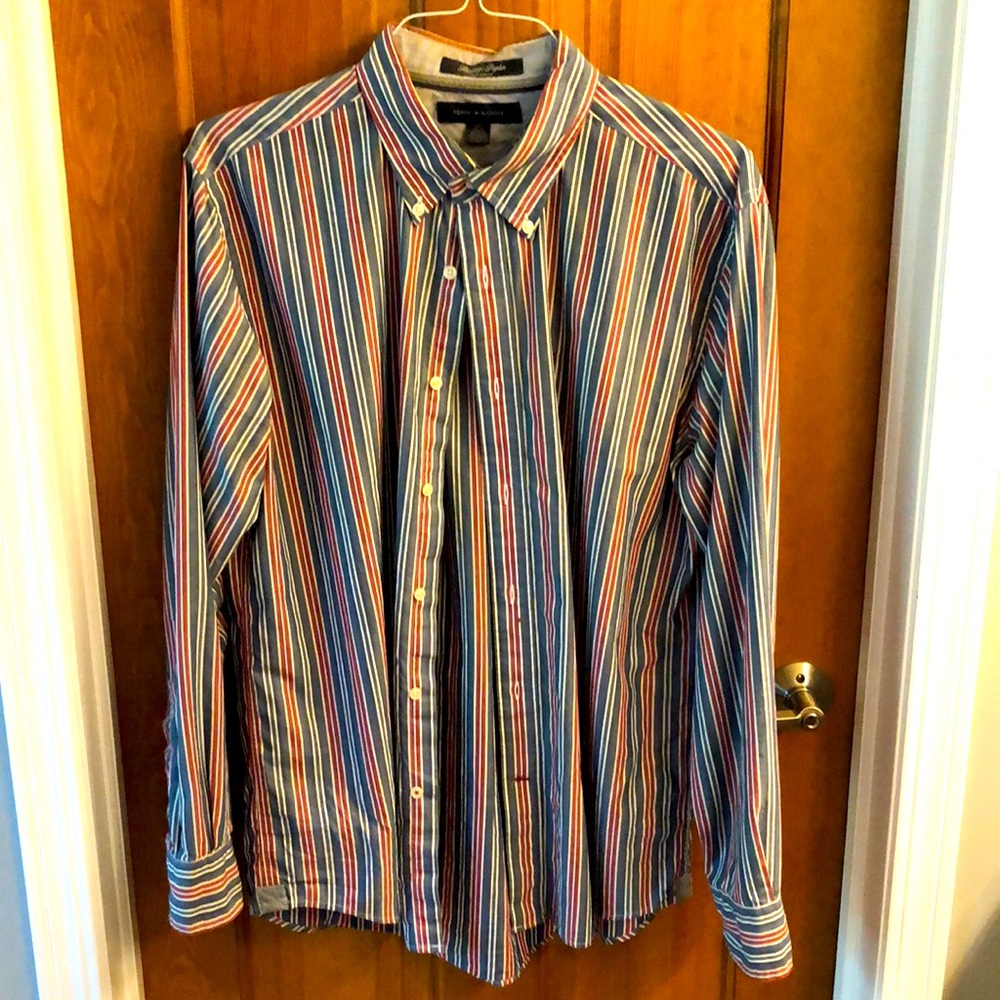 Tommy Hilfiger men’s casual dress shirt